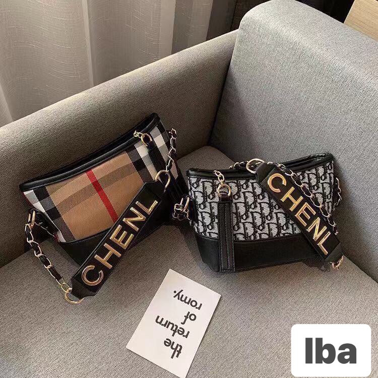 Dior bbr hobo new chữ lớn  giá 270k