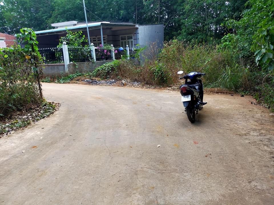 Bán lô đất gần chùa Lam Sơn gần chợ, trường học, bệnh viện, công an TX Bình Long dt 10x23x50tc