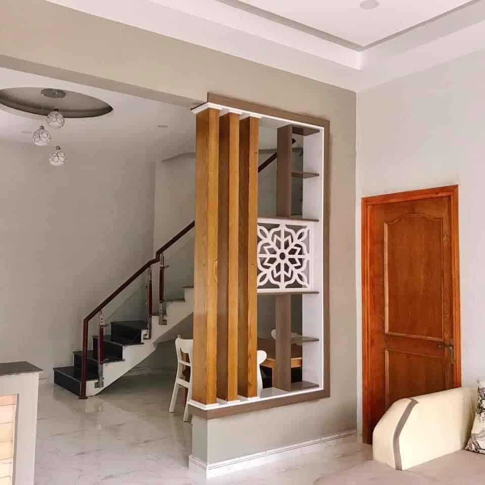 Bán nhà mới 100% cách Nguyễn Du 150m cách trường học 200m cách cho 900m tặng nội thất đầy đủ