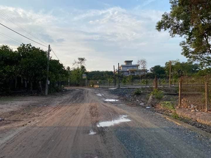 Bán đất chơn thành.Hàng hot, MT Đs8 chuẩn bị lên nhựa, giao thông thuận tiện nằm giữa nhà yến Thiên Thành và Phạm Thế Hiển 7*35*50tc, thuận tiện xây nhà trọ hay nhà nghĩ.