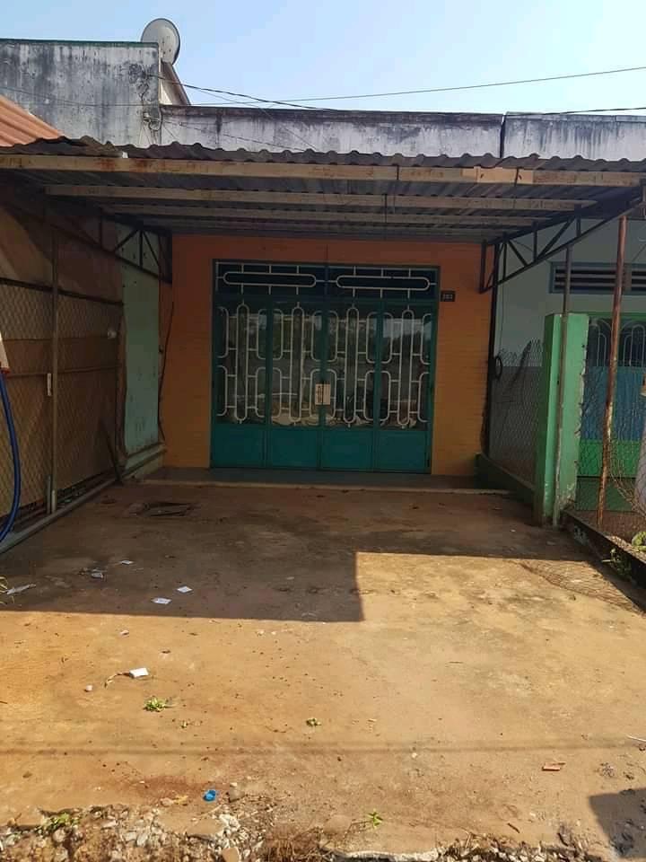 Bán căn nhà TX Bình Long nằm sau gara Nam Phong đất mt đường bê tông quay về phía đông