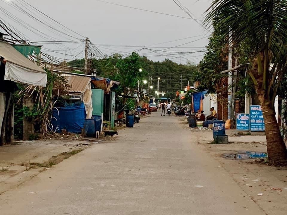 Bán đất ấp 3B Minh Hưng ( xác KCN3 đường bê tông chính ấp 3B,ccách Ql 13 đi vô 50m) giá 2ty050 dt 5.3x 44