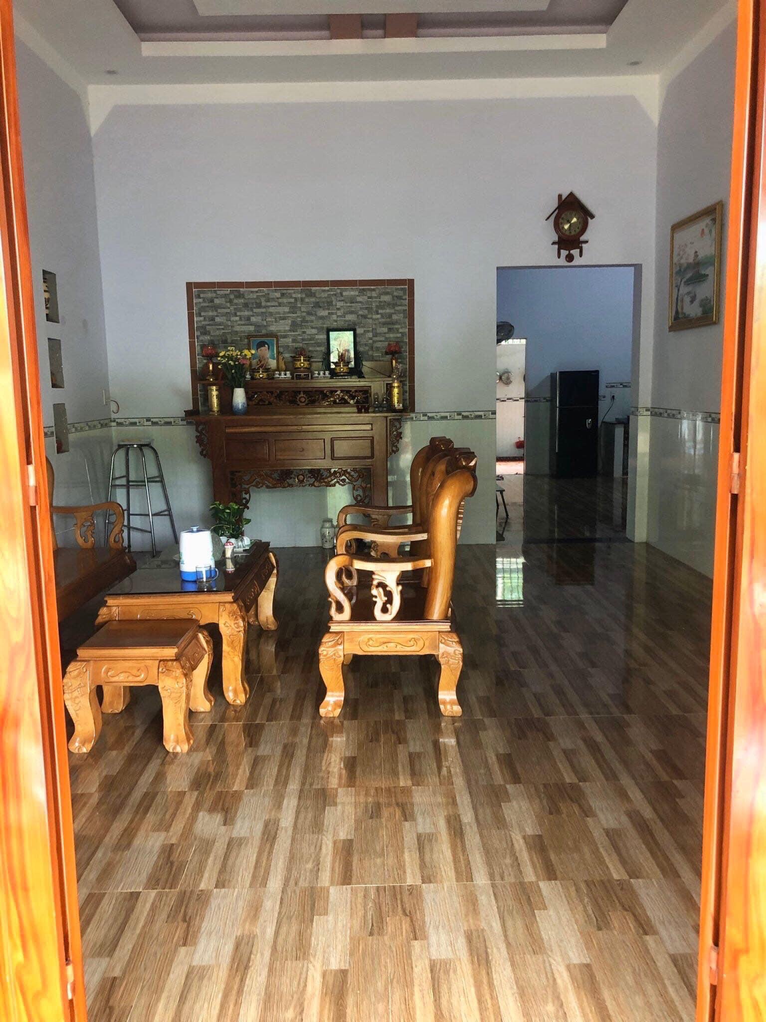 Bán căn nhà và 1,4ha cao su dt 12x50x100tc thuộc Đồng Tâm giá 5ti