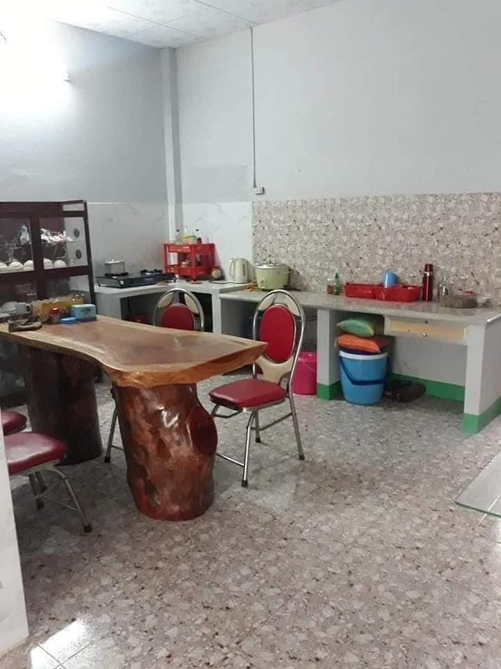 Cần ra gấp căn nhà c4  nhà mới đẹp khu ở dân đông nhà san sát tuyệt đối an ninh cách THCS An Lộc B 500m
