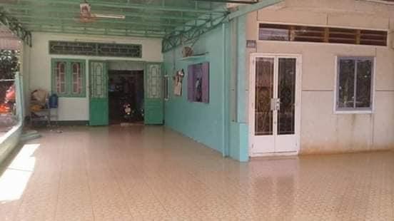 Cần bán căn nhà c4 dt 419m2 có 296m2 tc 2mt cách trường c1,2, chợ, UBND, CA trạm y tế 1km