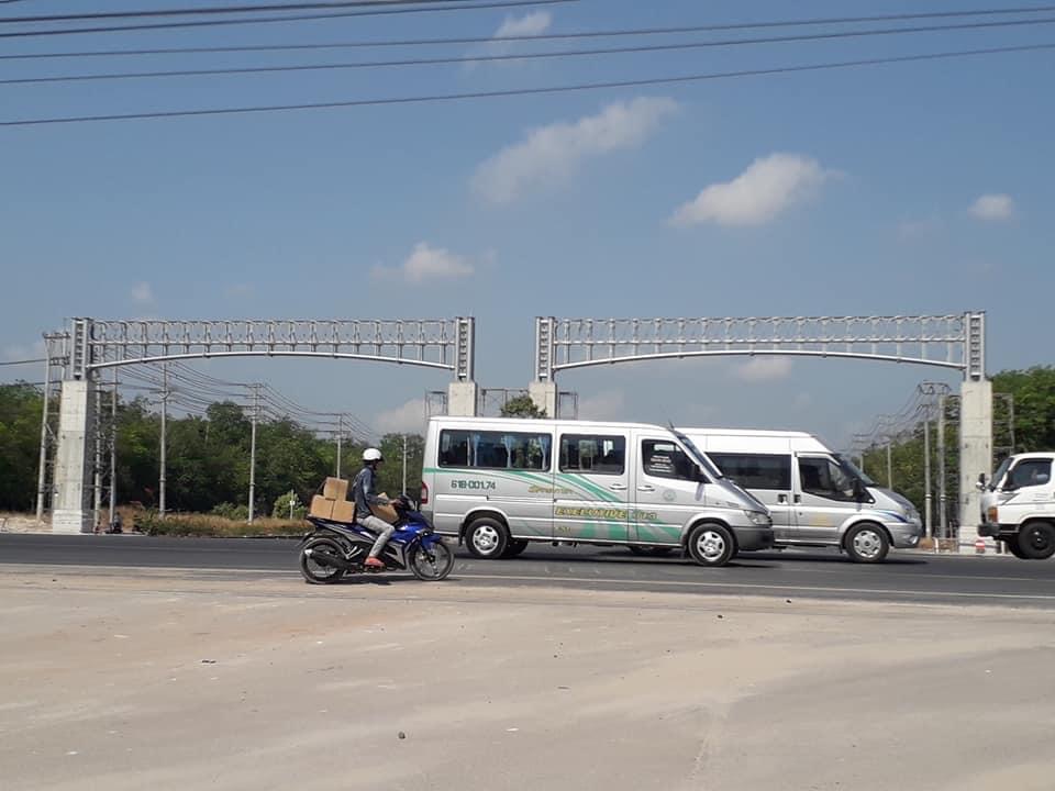 Bán đất mt bê tông ấp 6 Minh Hưng dt 5x68x100tc