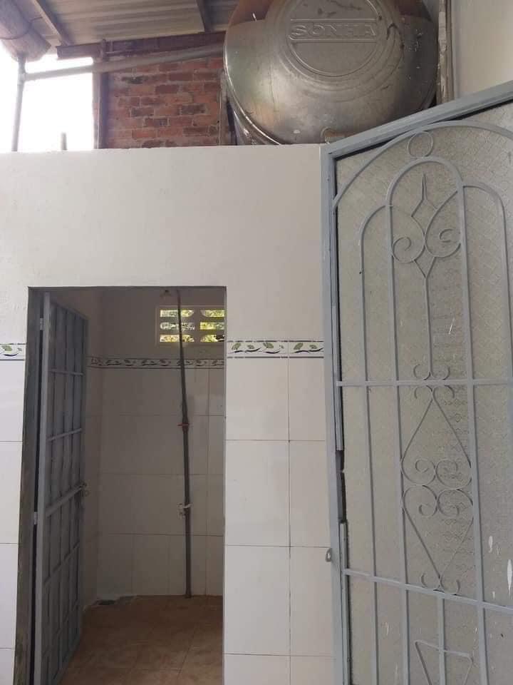 Cần bán ngay căn nhat mới xây thuộc phường Hưng Chiến TX Bình Long cách nhựa 30m