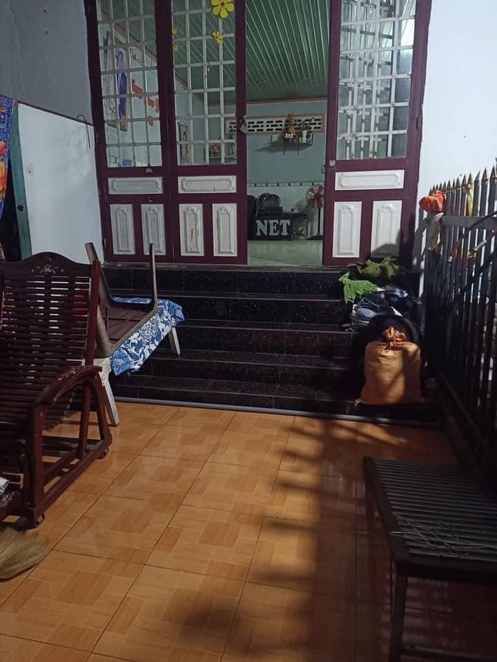 Bán đất  Bình Long giá 3ty2 dt 10*14*80tc