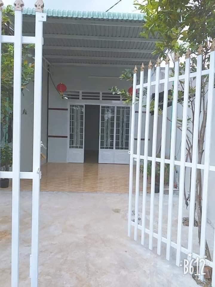 Cần bán căn nhà c4 mới xây gần trường An Lộc B nhà rộng rãi giá 850tr