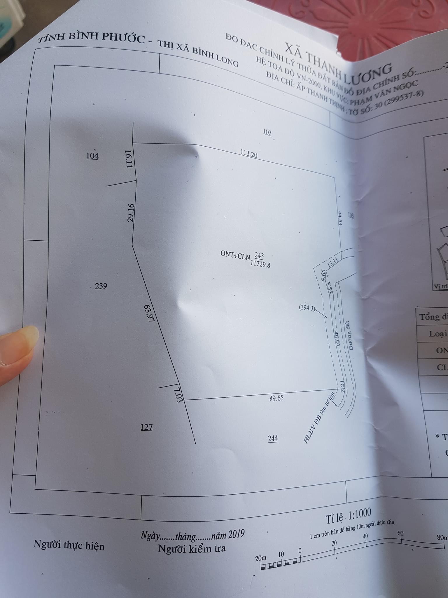 Bán 1ha2 100tc cao su có nhà, điện nước đầy đủ, đất bằng phẳng cao ráo,…