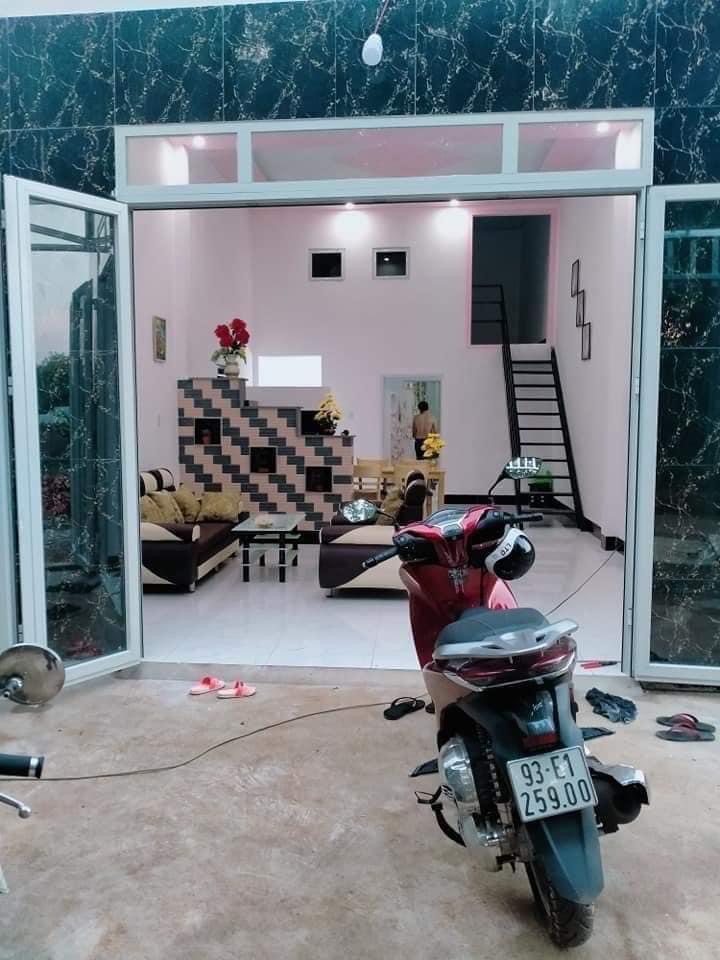 Bán căn nhà thuộc TX Bình Long cách chợ 3p chạy xe giá 650tr