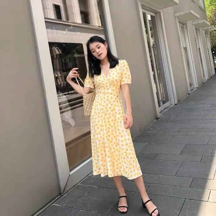 Đầm hoa cúc vàng vintage chất voan lụa free size 52kg giá 160k