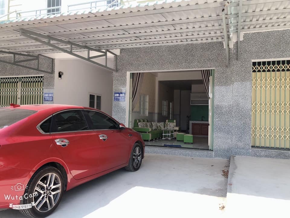 NHÀ 1TRET 1 LAU 3P NGỦ TRONG KCN,SHR