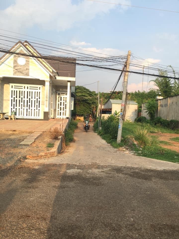 Bán đất bình Long Cách ngô quyền chính có 100m giá 520tr dt 5×25