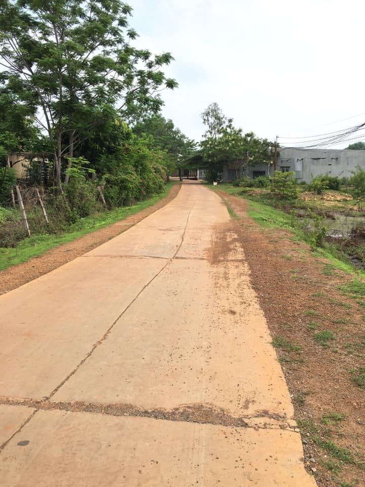 Bán đất bình Long Ngay cay xăng Quỳnh Trung vào giá 1ty3 dt 10×31