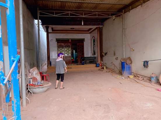 Bán đất có sẵn nhà  ấp 2, xã Minh Hưng, Chơn Thành. Dt 6× 60. Giá 2 tỷ 100tr