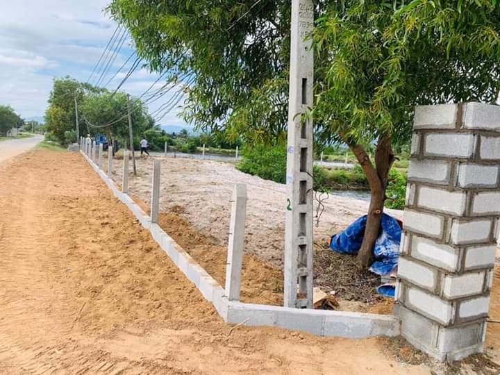 Bán đất ngay đầm thủy triều  giá 6.9tỷ dt 20×25