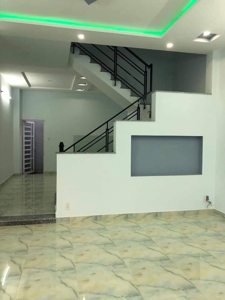 Bán nhà mỹ hạnh nam đức hoà la giá 1tỷ150 dt 5×15