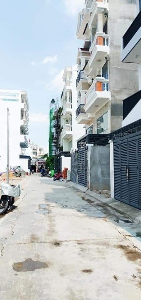 Bán  nhà đs6 lê đức thọ giá 5tỷ300tr dt 4.5×13