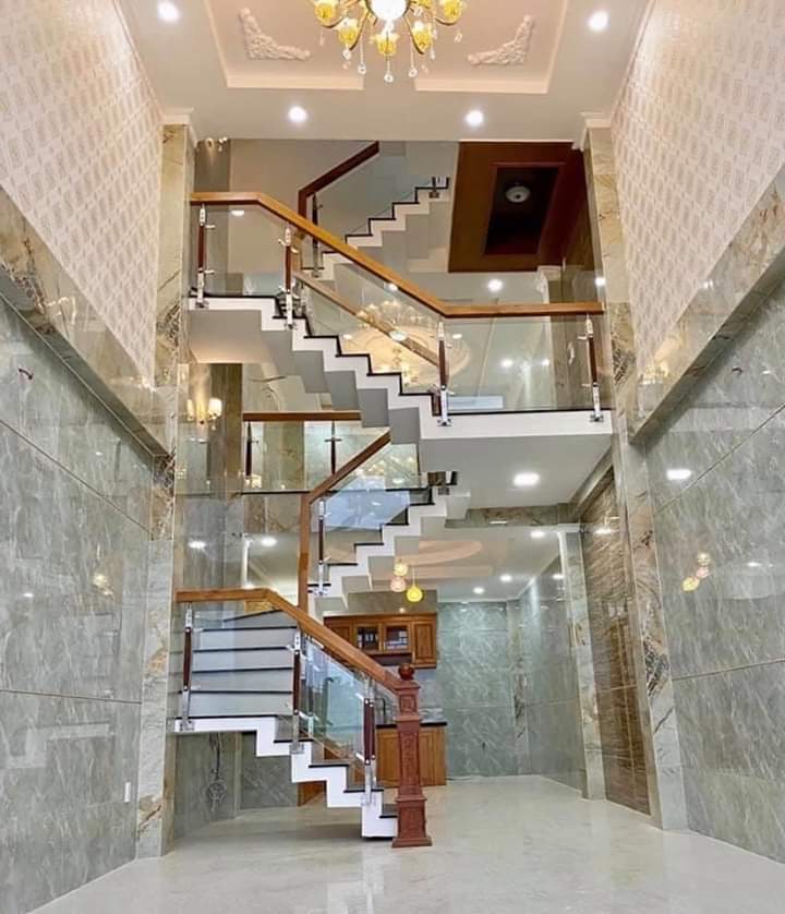 Bán  nhà đs6 lê đức thọ giá 5tỷ300tr dt 4.5×13