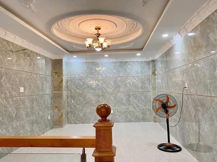 Bán  nhà đs6 lê đức thọ giá 5tỷ300tr dt 4.5×13