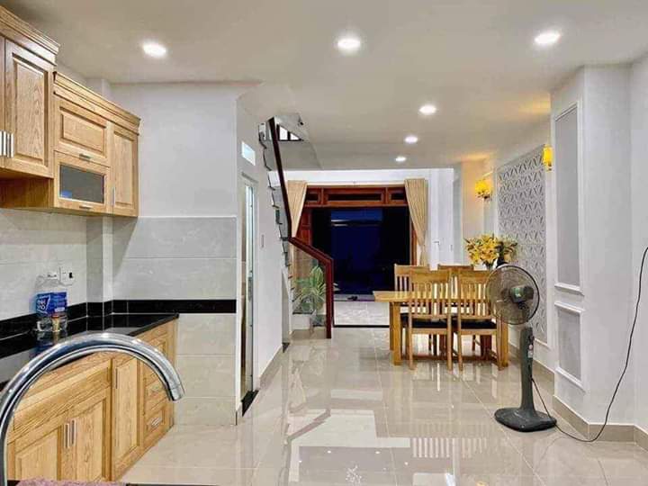 Bán nhà thủ dầu một giá 2tỷ667tr dt 4×16