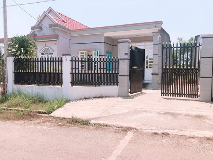 Bán nhà phường tân xuân-tp đồng xoài giá 1ty900tr dt 10×45 100m tc