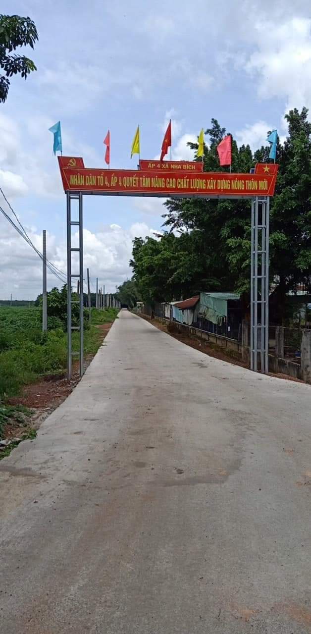 Bán đất ấp 4 nha bích giá  450tr dt 5×50×100tc