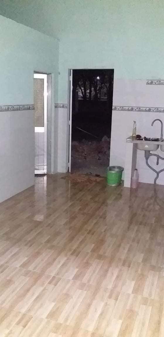 Bán nhà  Minh Hưng giá 1ty350 dt 10x50x100tc