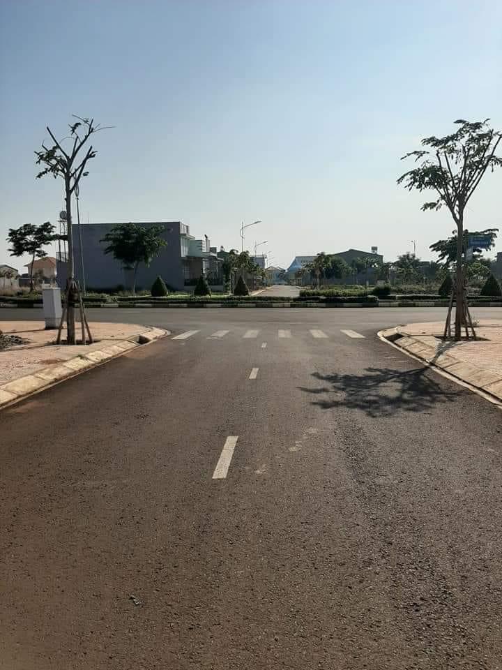 TTHC Phước Long  mặt tiền đường Lê Anh Xuân (cách đường hoa 20m, hướng đông nam). DT:6x20m (Full TC) giá 1,2 tỷ thương lượng