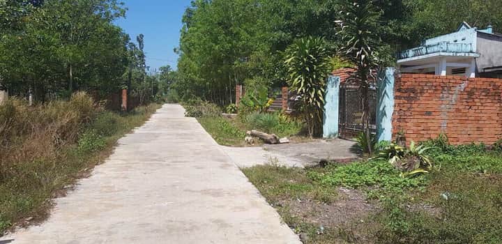hẻm Nhà Nghỉ Gia Phúc  – mặt tiền bê tông