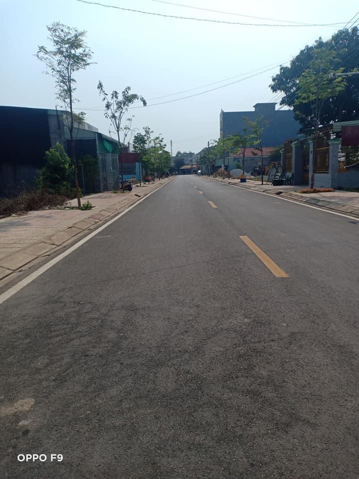 Bán đất nhà trọ xã Tiến Thành giá 4tỷ50tr dt 10*30 full tc