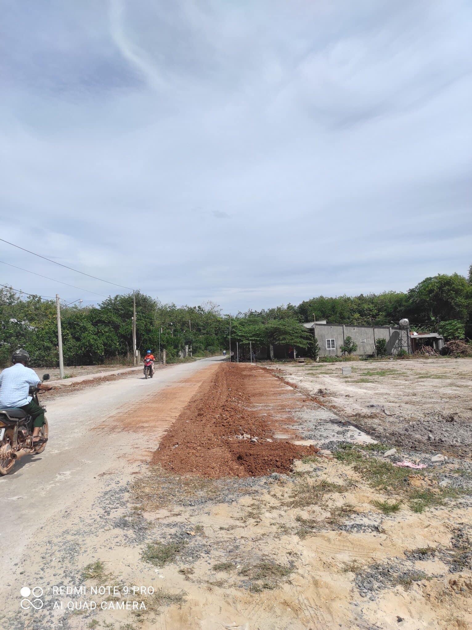 Bán đất Minh Hưng giá 670tr dt 300m2