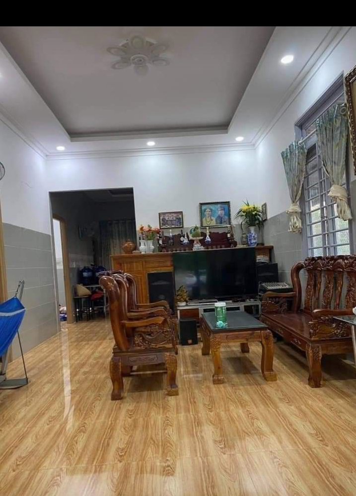 Bán nhà xã Lộc Hưng giá 1tỷ850 dt 10×110×100tc