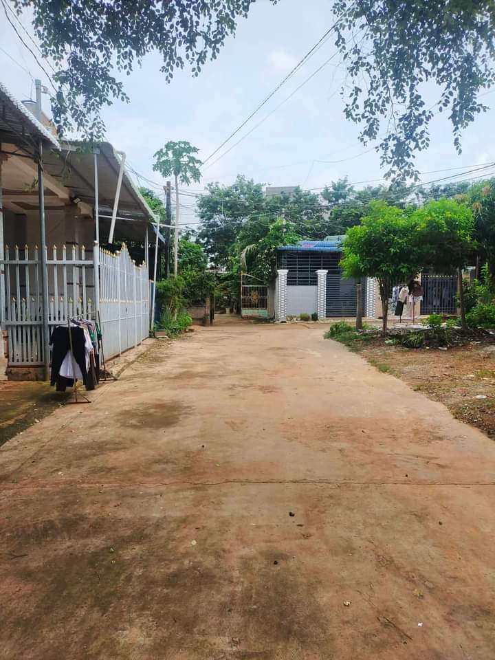 Bán đất khu 3 phường Long Phước giá 1 tỷ 350tr dt 7×22.3×70 tc