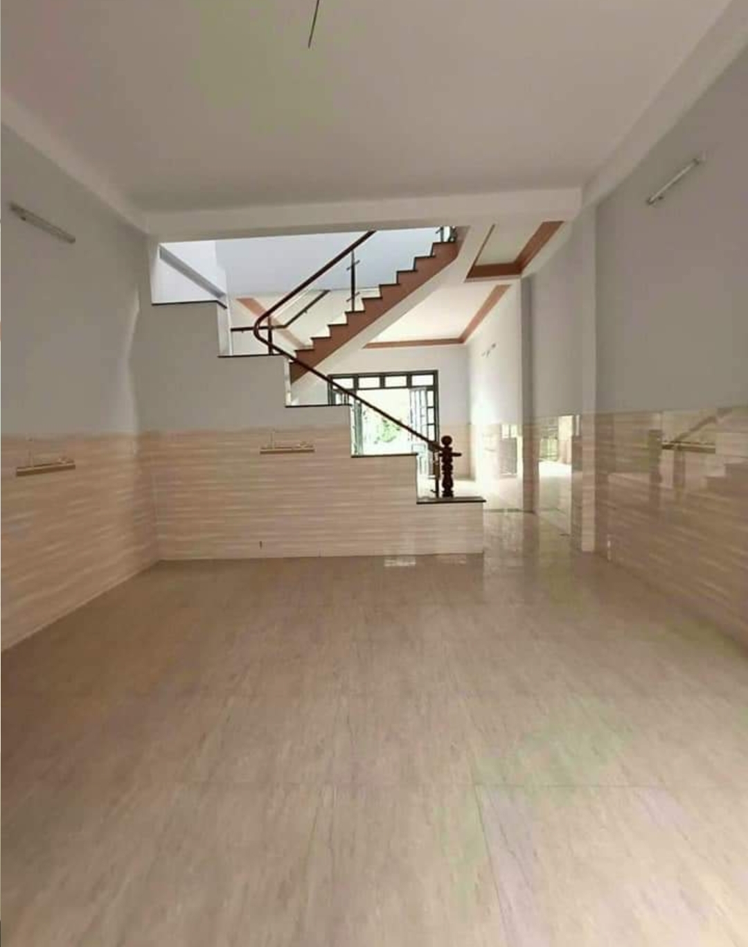Bán nhà phường Thái Hòa dt 5*20,7*60tc giá 2tỷ450tr