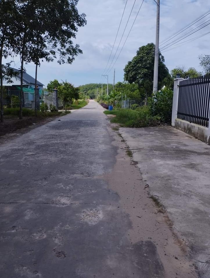 Bán đất phường Minh Long giá 620tr dt 10×55