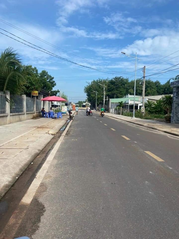 Bán đất phường Minh Hưng giá 1ty2 dt 5x37x100tc