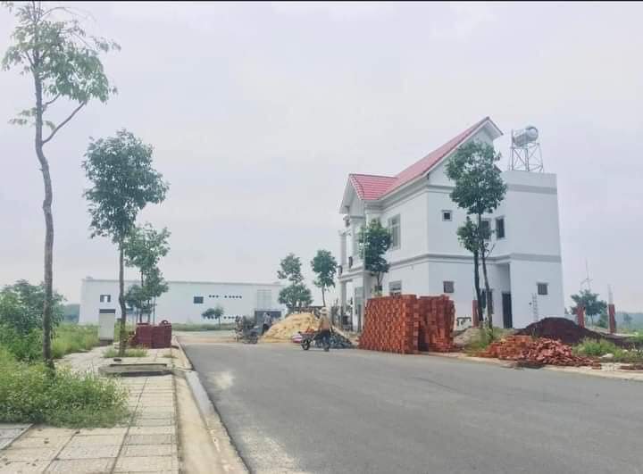 Bán đất phường Minh Hưng giá 799tr dt 5x24xfull tc