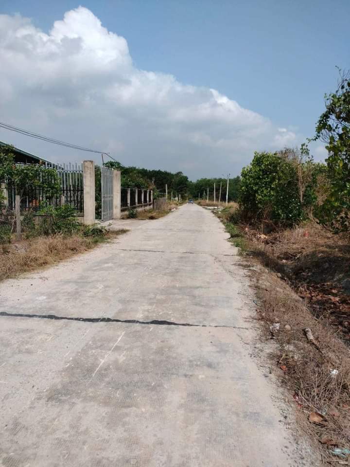 Bán đất phường Minh hưng giá 1 tỷ 400tr dt 20x47x100 tc