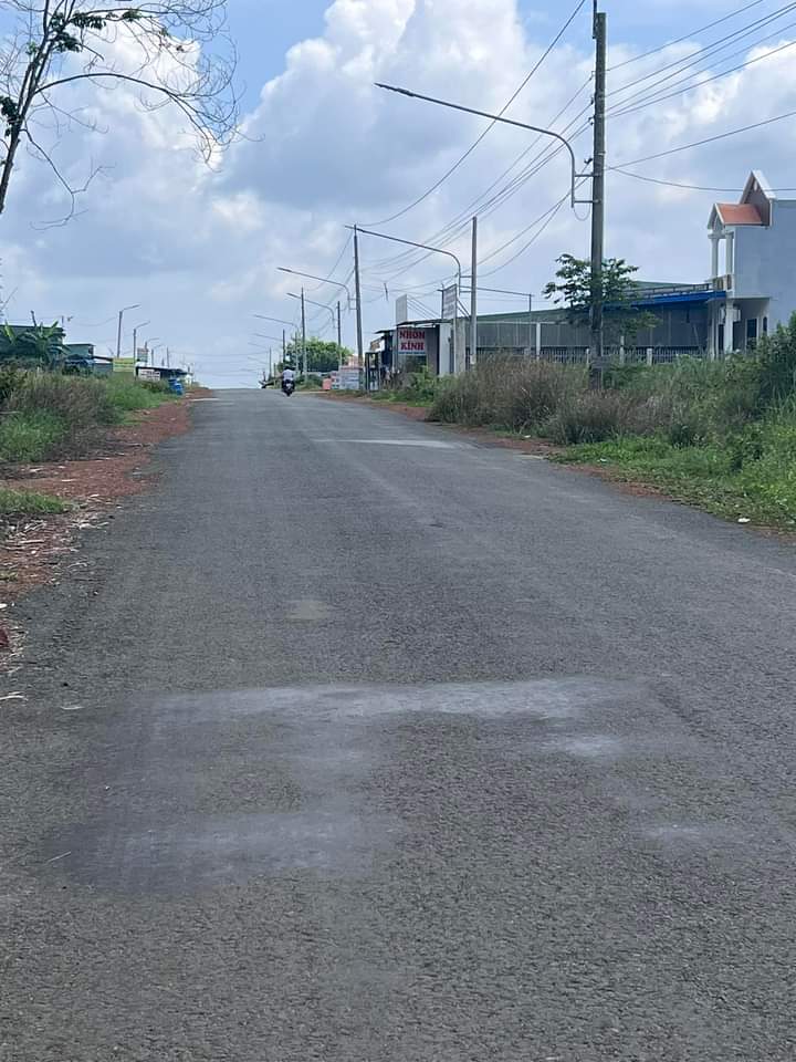 Bán đất phường Minh Thành giá 1 tỷ 050tr dt 5x50x100 tc