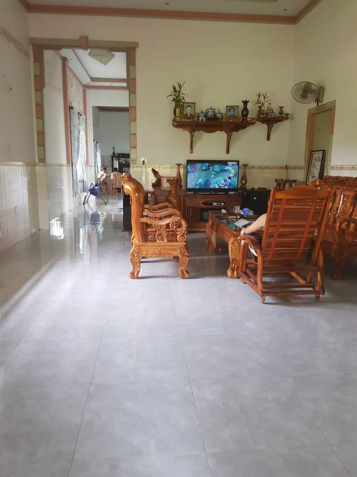 Bán nhà xã Tiến Hưng giá 2tỷ2 dt 7×60×100m2 tc