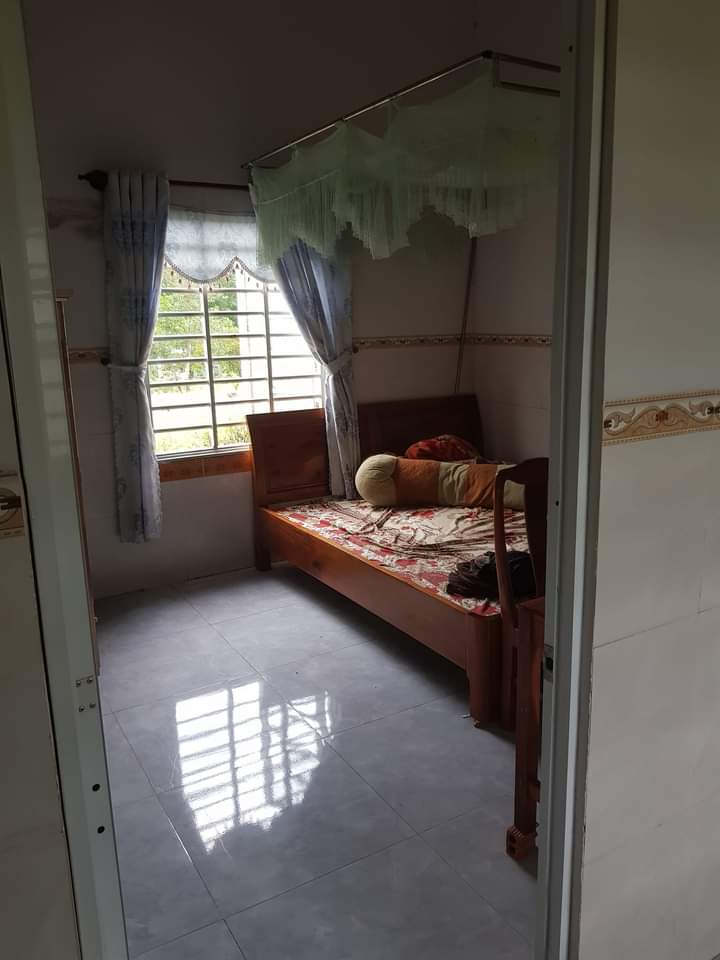 Bán nhà xã Tiến Hưng giá 2tỷ2 dt 7×60×100m2 tc