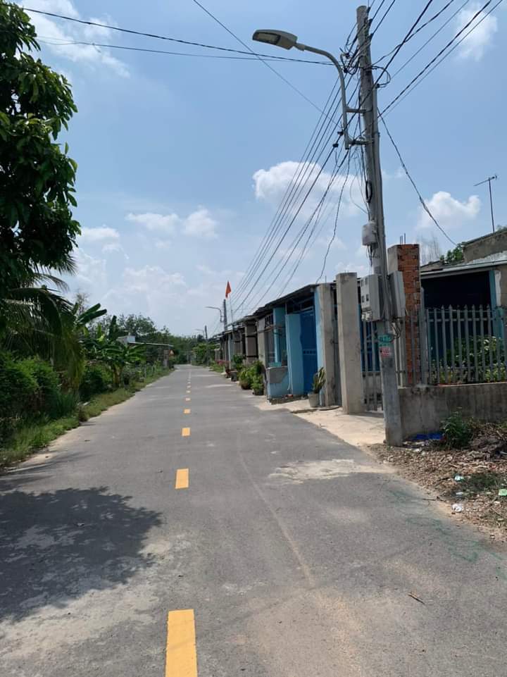 Bán đất Long Nguyên giá 900tr dt 5*44*100tc