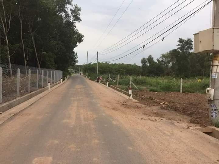 Bán đất An Tây giá 2tỉ2 dt 5*105*123tc