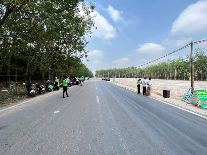 Bán đất phường Minh hưng giá 1 tỷ 650tr dt 5x40x50 tc