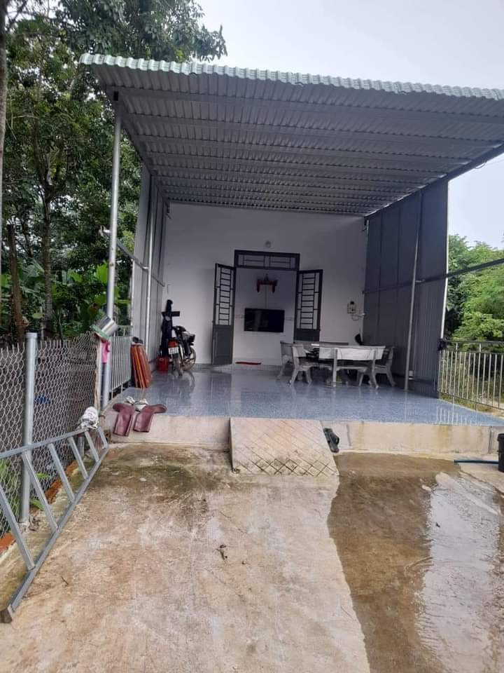 Bán nhà tt Tân Khai giá 900tr dt 5×48×50tc