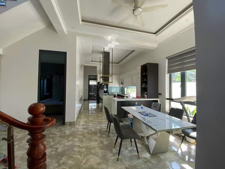 Bán nhà phường Tân Bình giá 4tỷ5 dt 10×40×50tc