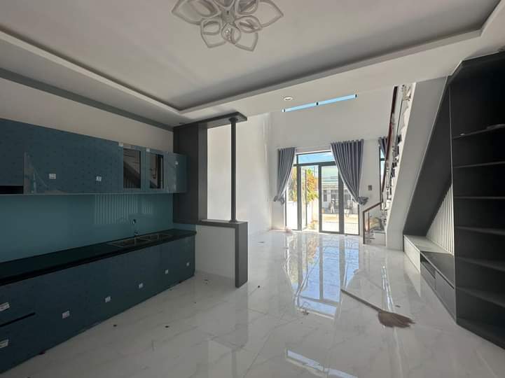 Bán nhà phường Tân Xuân giá 2tỷ dt 5×42×50tc