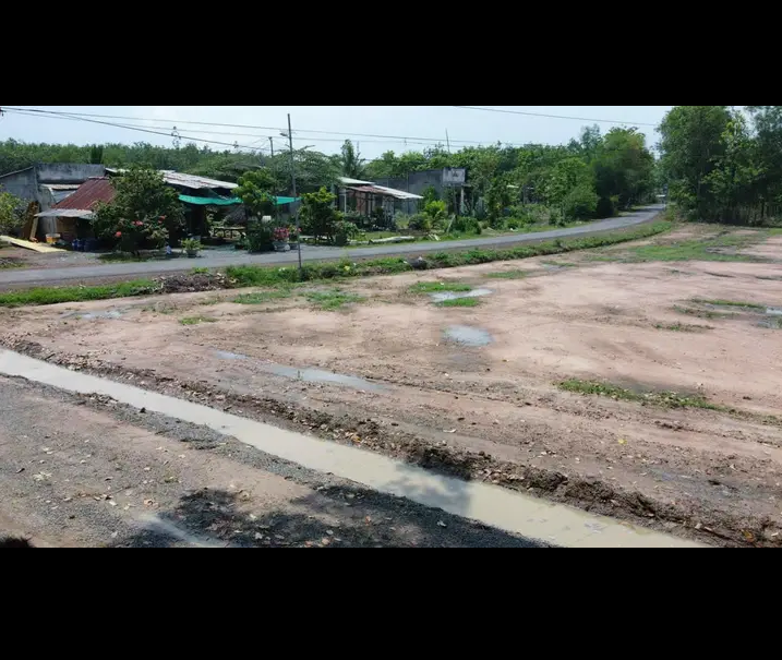 Bán đất xã Lộc Thịnh giá 250tr dt 260m2×100m2 tc